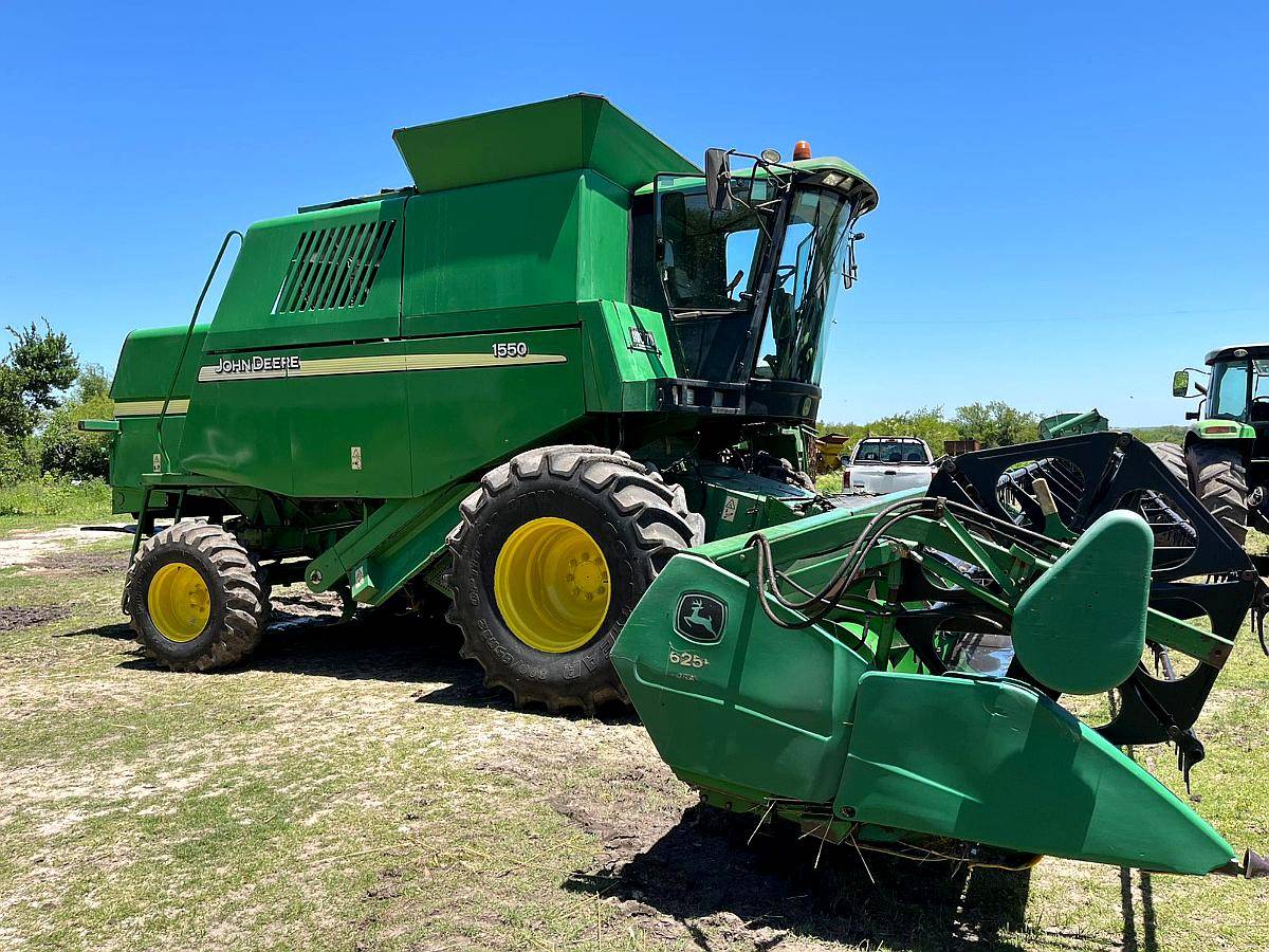 Cosechadora John Deere 1550 -financiada a 3 Años sin Interes