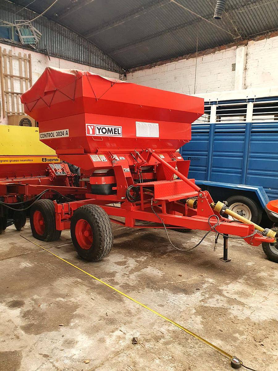 Fertilizadora Yomel 3024 a