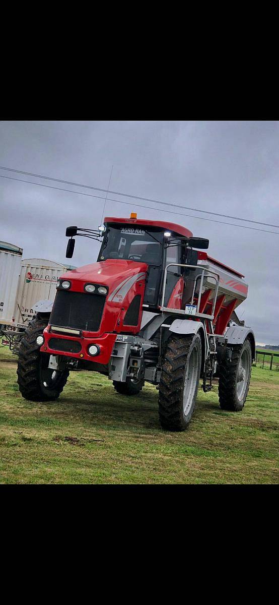 Fertilizadora Autopropulsada Fertec 824. año 2014.