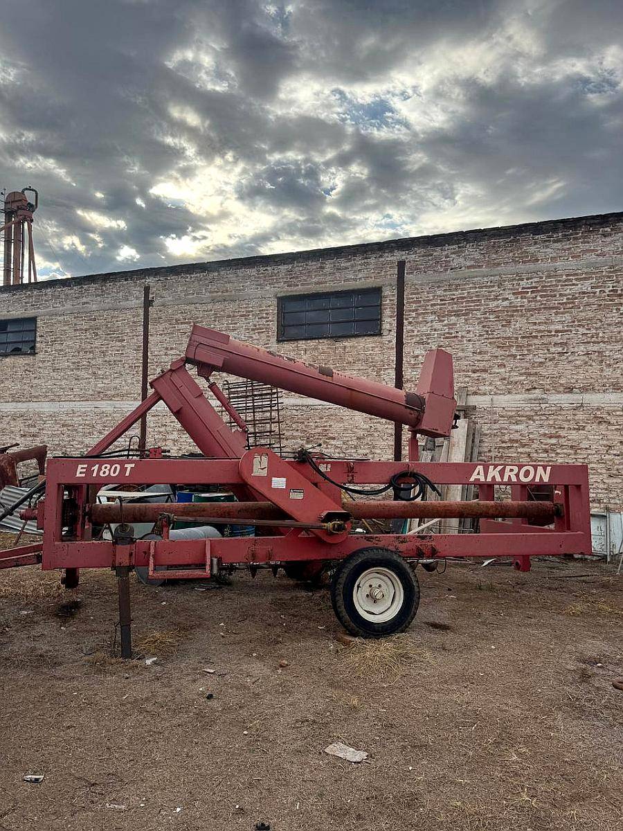 Extractor / Cargador de Grano Akron E180 T