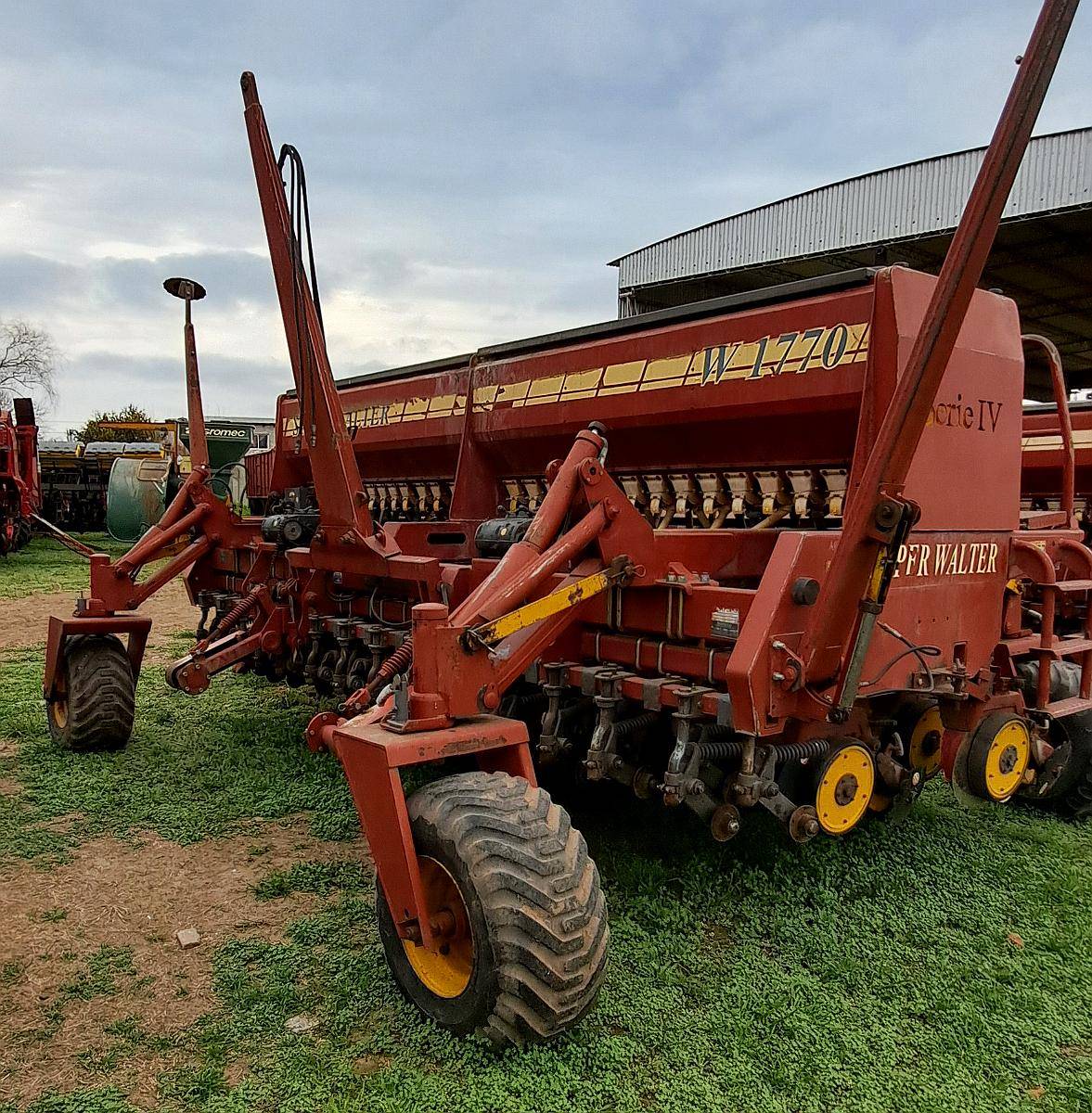 Sembradora Grano Fino y Grueso Super Walter 29 a 17,5cm