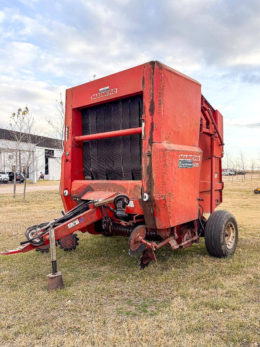 Rotoenfardadora Mainero 5880 con Monitor