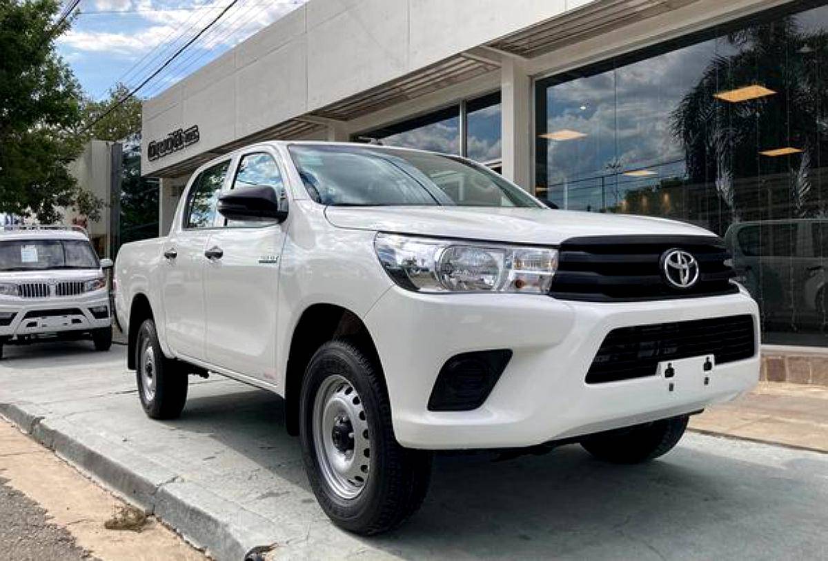 Hilux D/cabina 2.4 TDI DX 4X2 0km MY2025 Disponible