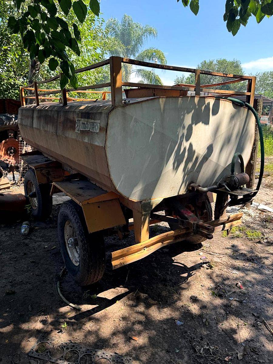Acoplado Cisterna Mauro 3000 Litros en Tucumán