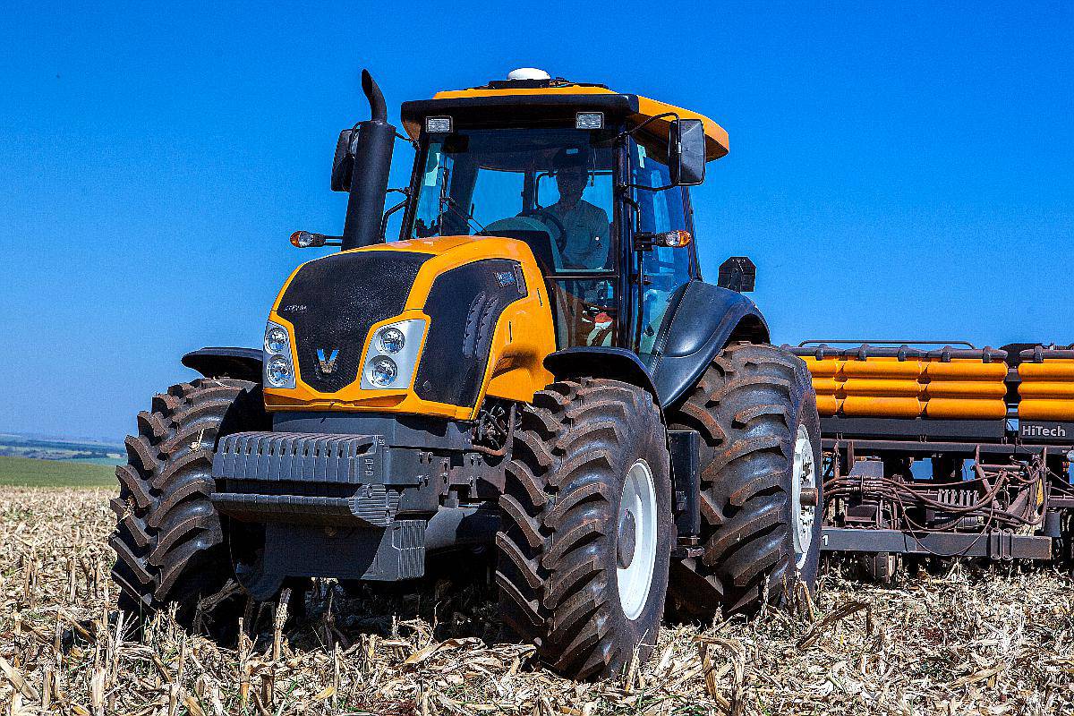 Tractor Valtra BT 150 - Caja Powershift