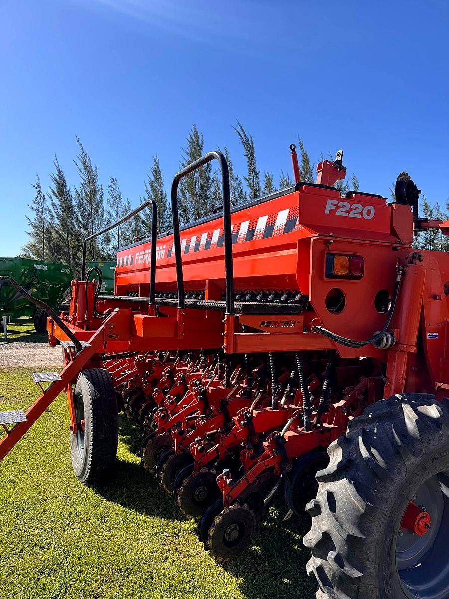 Sembradora Fercam F220 25 a 17.5