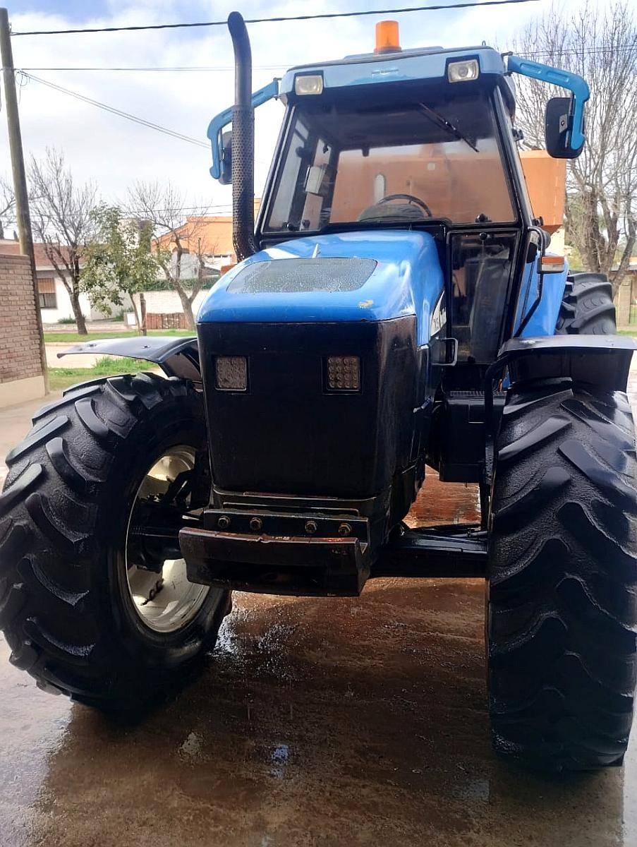 Tractor New Holland TM135