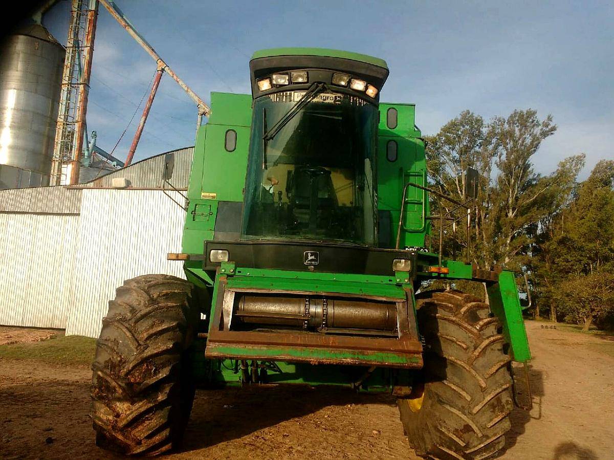 John Deere 1185 A. año 1998. Plataforma 23 Pies.