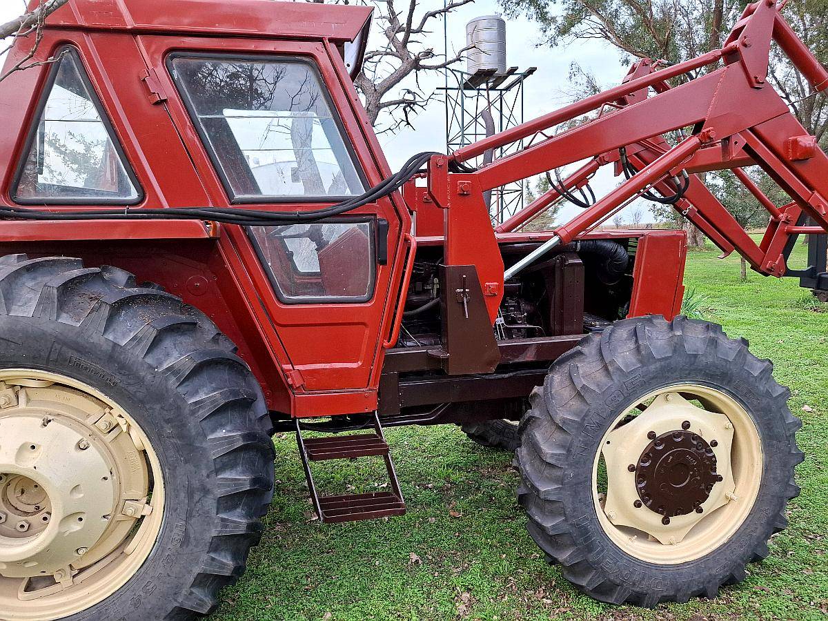 Tractor Fiatagri 880 DT con Pala Frontal