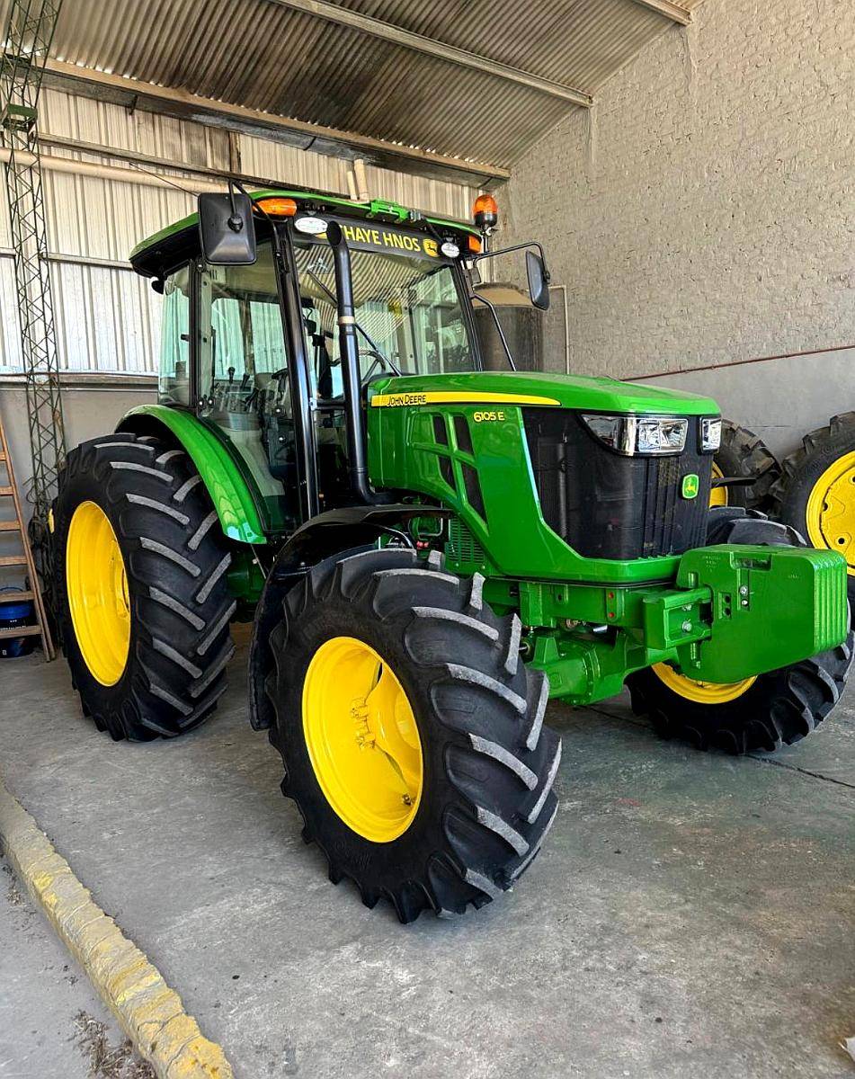 John Deere 6105e con 200 Hs