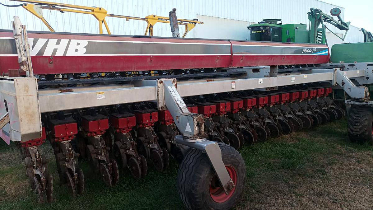 Fertilizadora y Sembradora Incorporadora 19 Lineas a 38 cm V