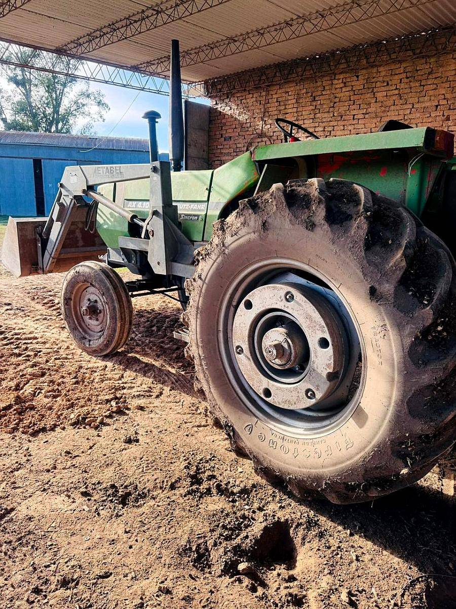 Tractor Deutz AX100 con Pala Metalber Impecable