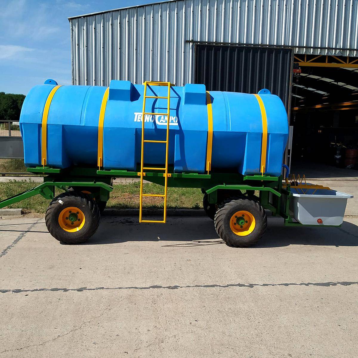 Tanque Bebedero Movil 10.000/12000lts con Batea. Tecno Campo