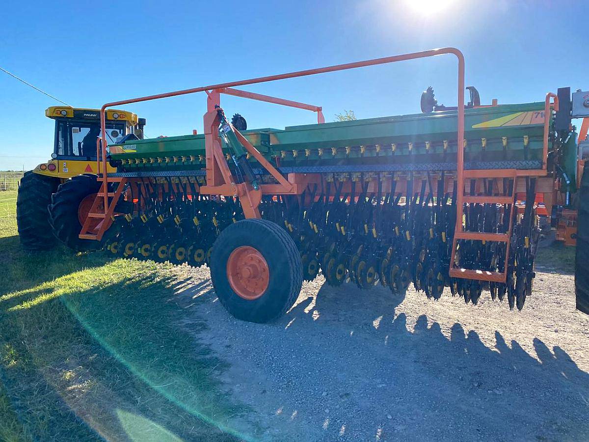 Sembradora Dumaire 710 .