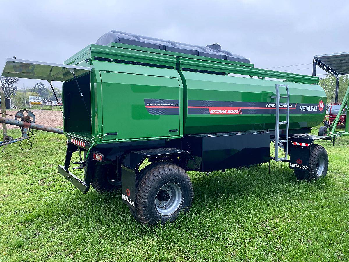 Acoplado Tanque de 6.000 LT con Bomba y Tanque de Agua