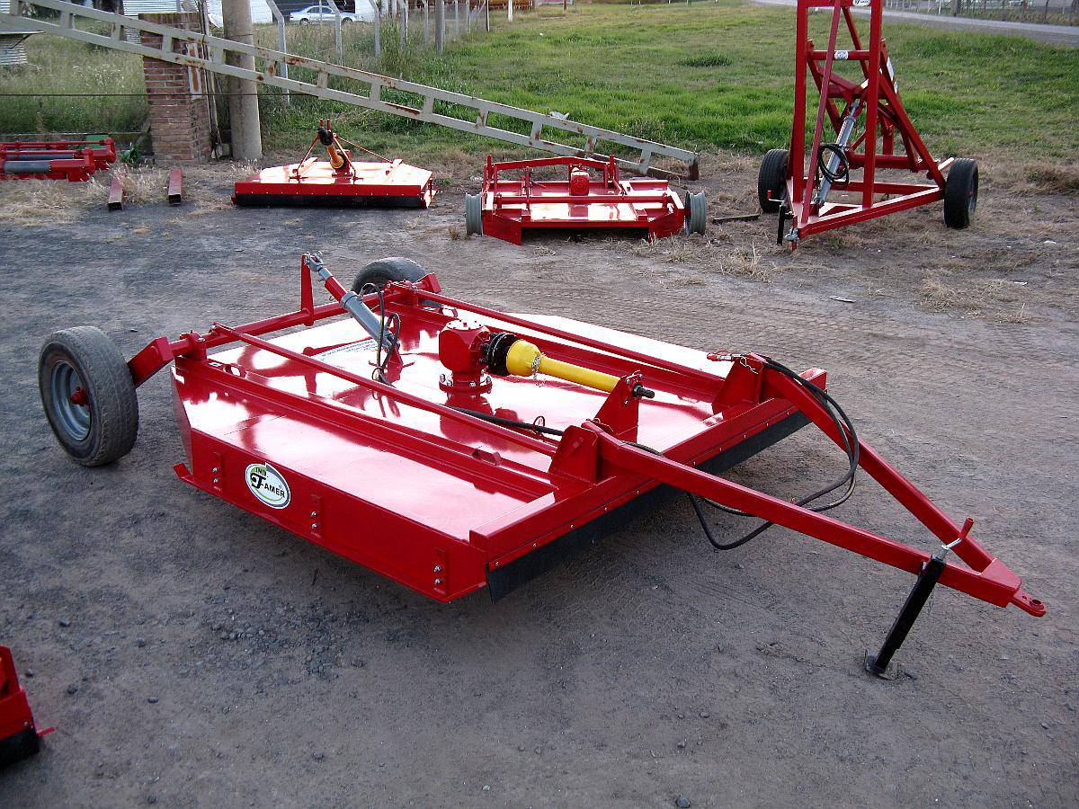 Desmalezadora de 2,40 Metros de Arrastre con Cilindro