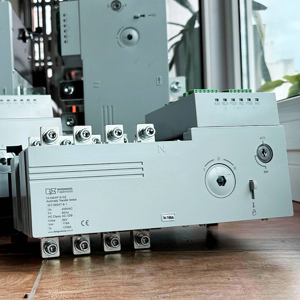 Llave Conmutadora Motorizada Tetrapolar Hasta 1600a - Remota