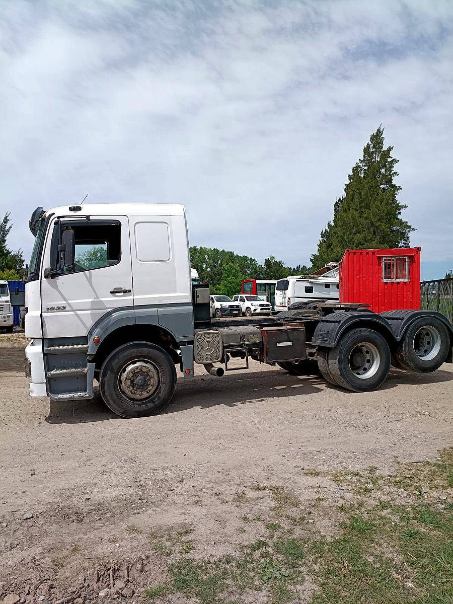 Camion Axor 1933 6X2 Tractor