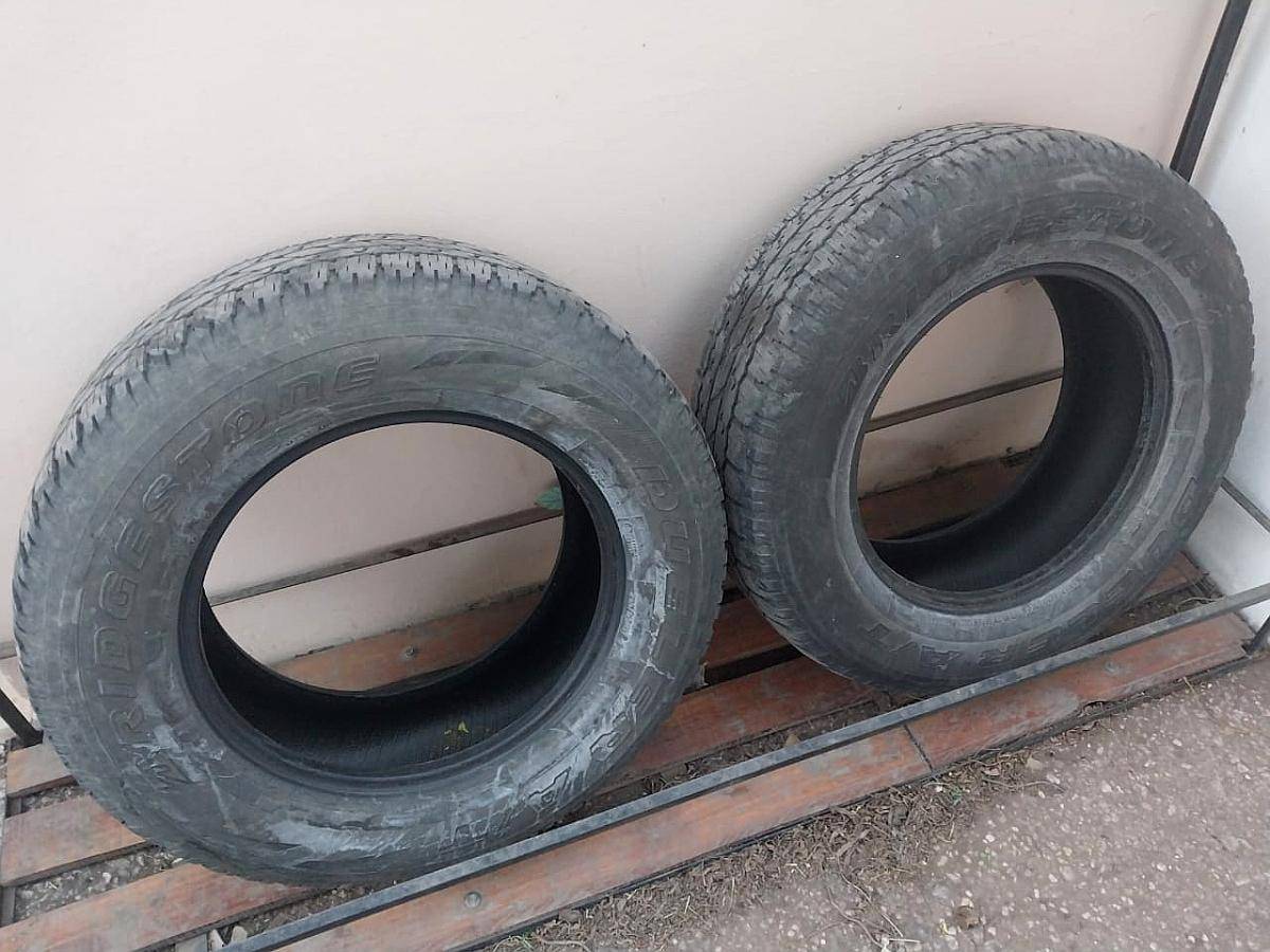 Neumático Usado Bridgestone A/T 693iii 265/65-17