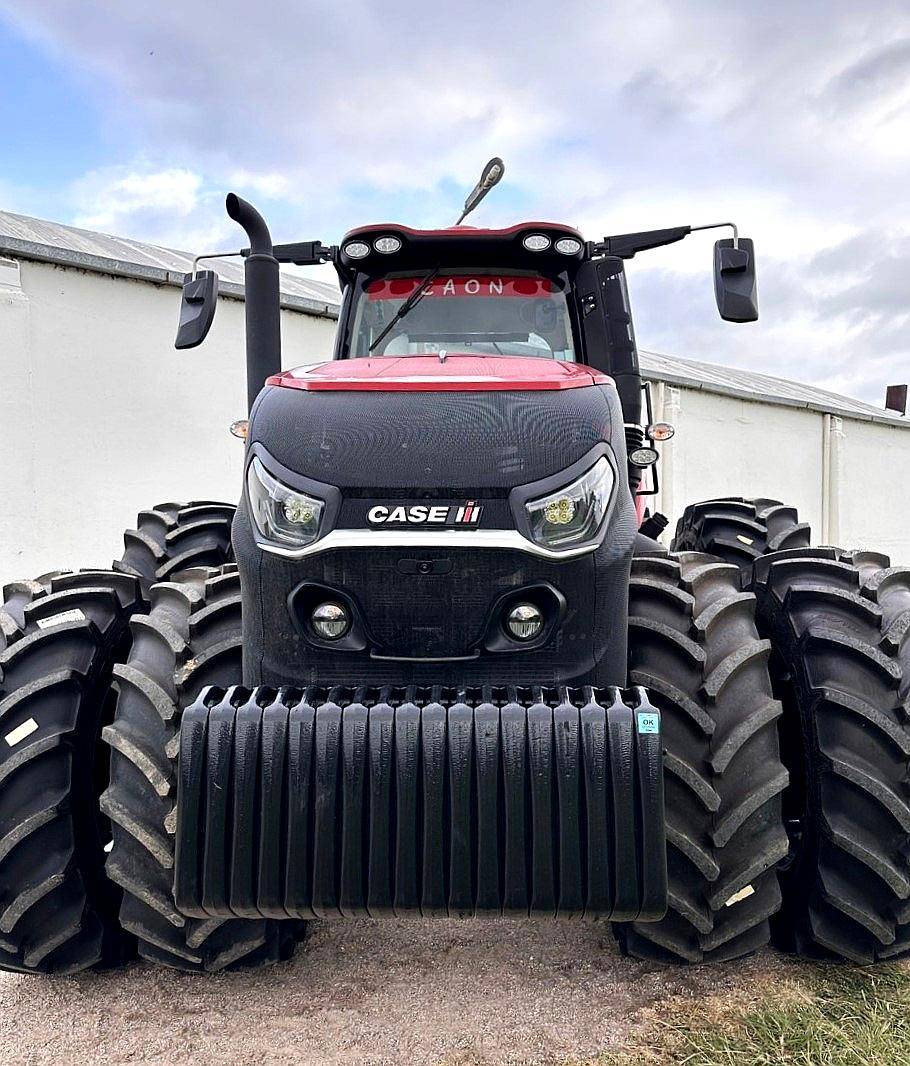 Tractor Case IH Magnum 325 MY25 4wd