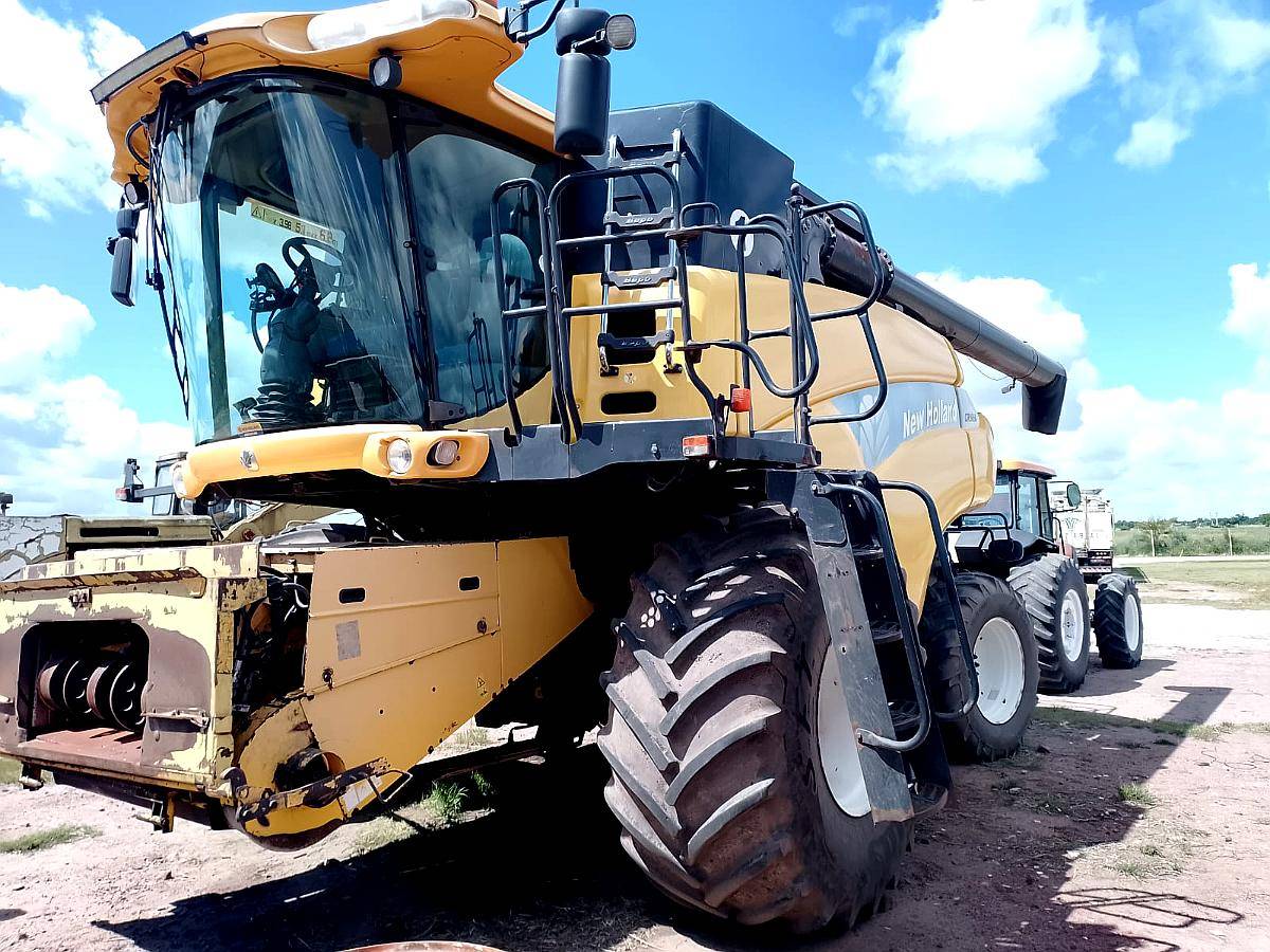Cosechadora New Holland, CR 9060, año 2009, Draper 35