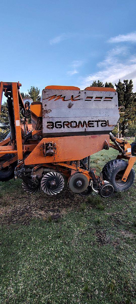 Agrometal MX 2321 con Alfalfero