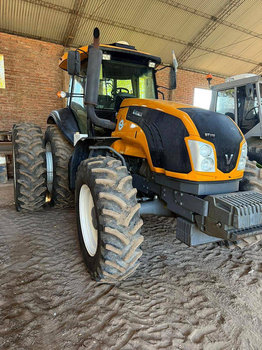 Tractor Valtra BT 210, año 2018, 210 HP, 6.500 Hs Motor,