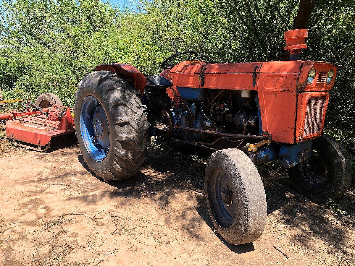 Tractor Fiat 600e con Desmalezadora de Arrastre 1,5mts
