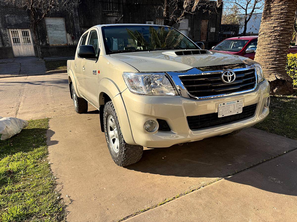 Toyota Hilux 4X2 SR DC 3.0 2013 245mil km