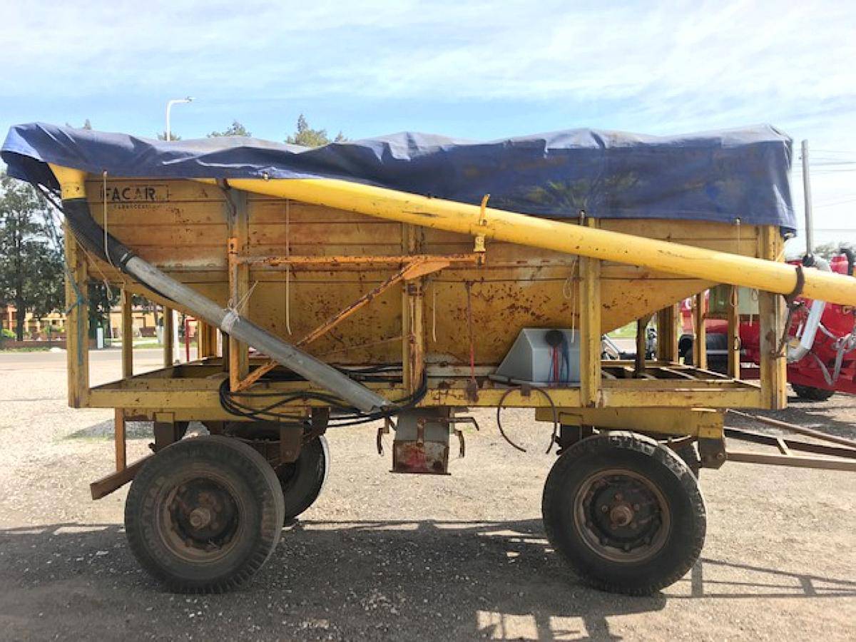 Tolva 8 TN con Chimango