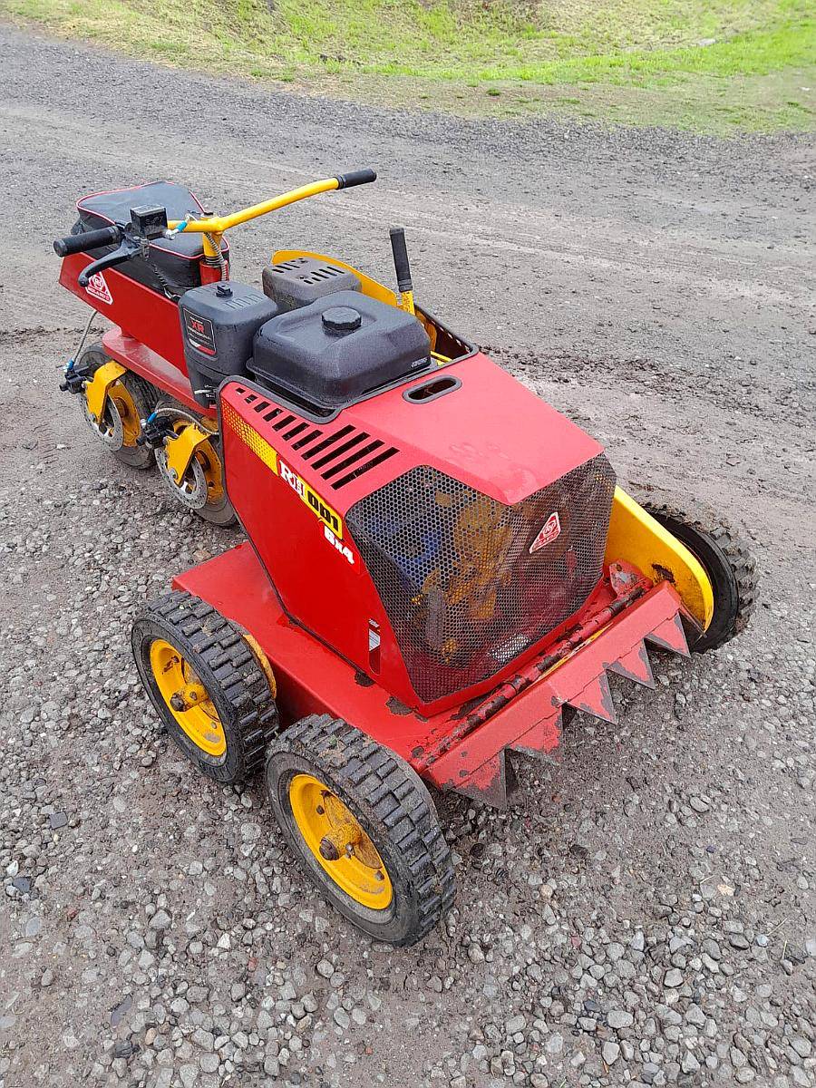 Tractor Usado Marca Roland para Cortar Pasto