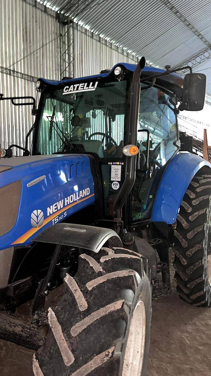 Tractor New Holland T5. 110 S