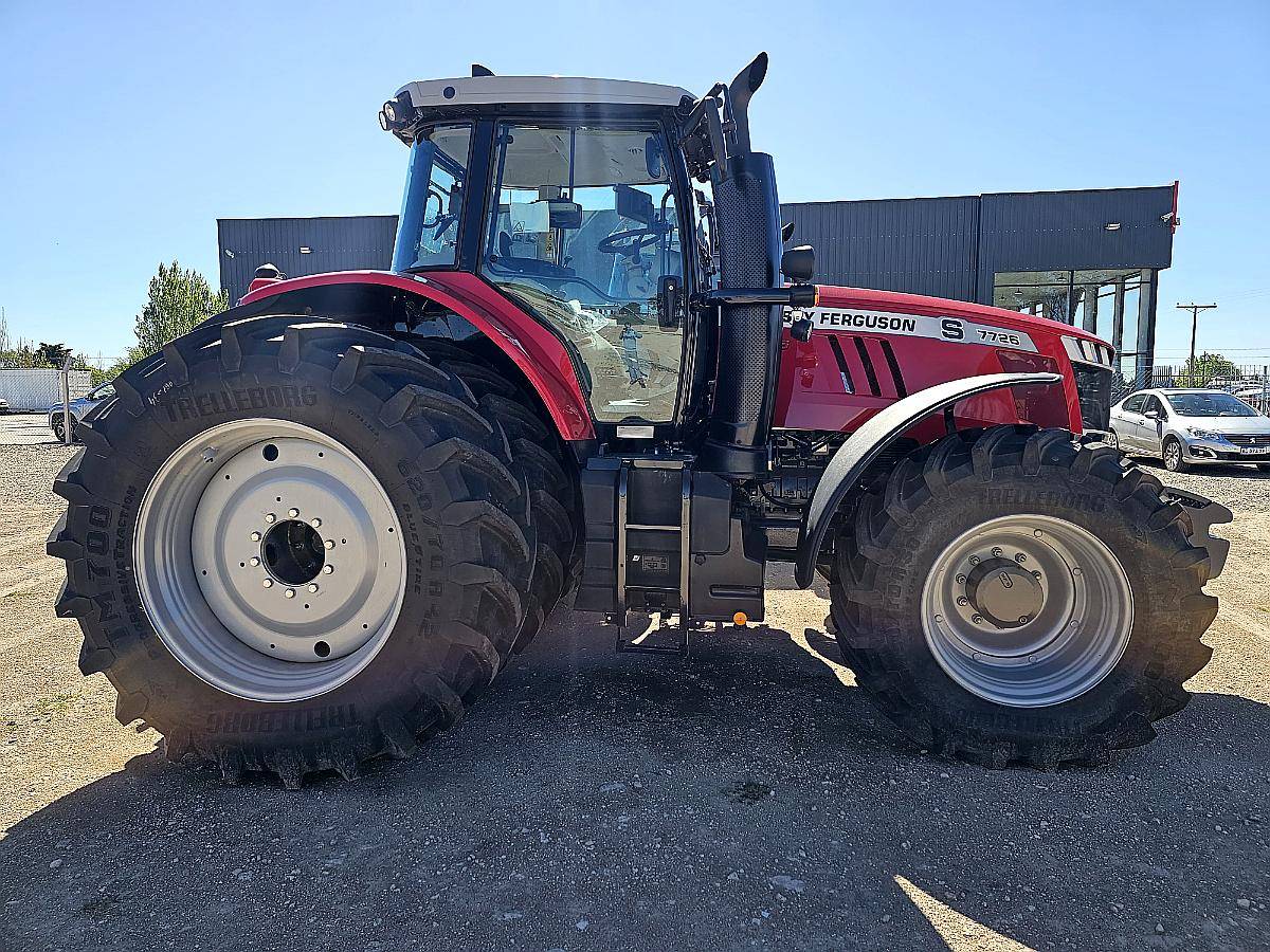 Tractor Massey Ferguson MF7724