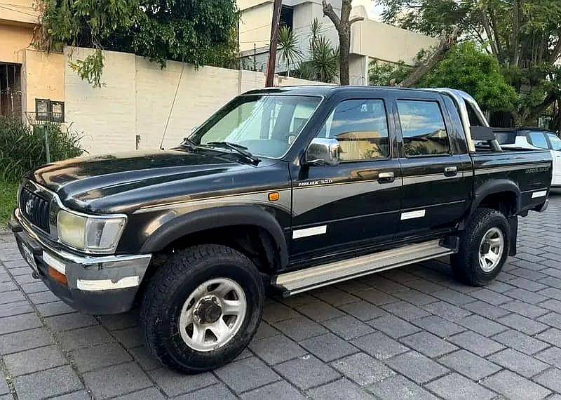 Toyota Hilux SRV Motor 3.0 4X4 año 2003 Valor 9
