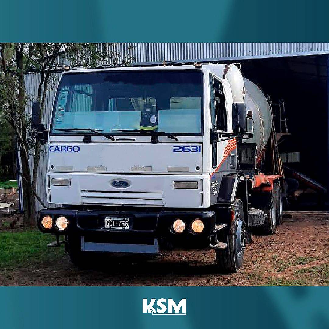 Camión con Mixer Ford 2631 (id635)