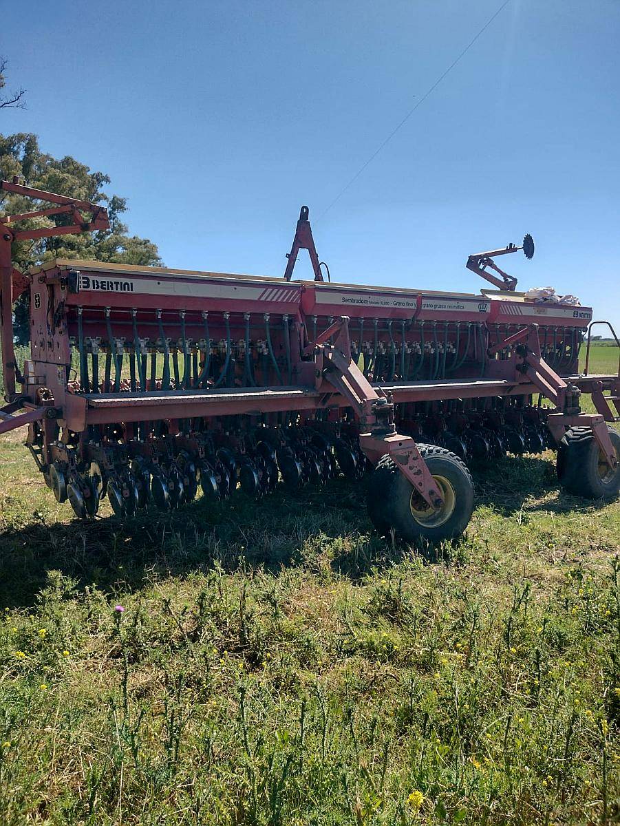 Sembradora Bertini Modelo 32000