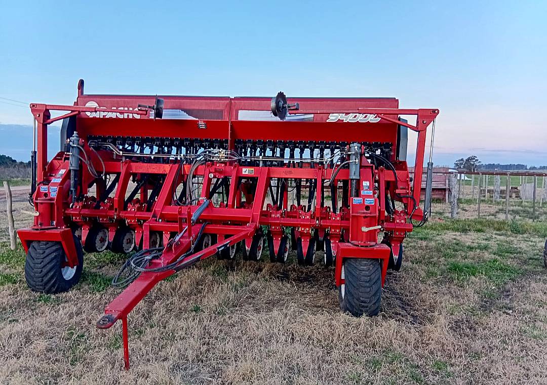 Sembradora Apache 54000 de Granos Finos