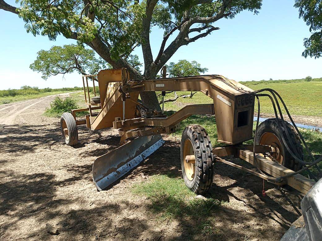 Niveladora de Arrastre Rotania N8