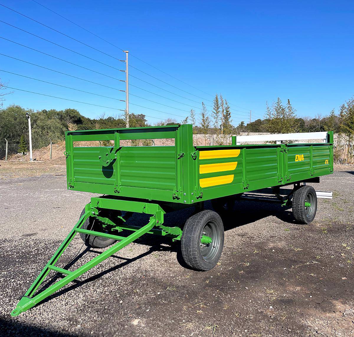 Acoplado Playo 4 TN. 4X2 MT.