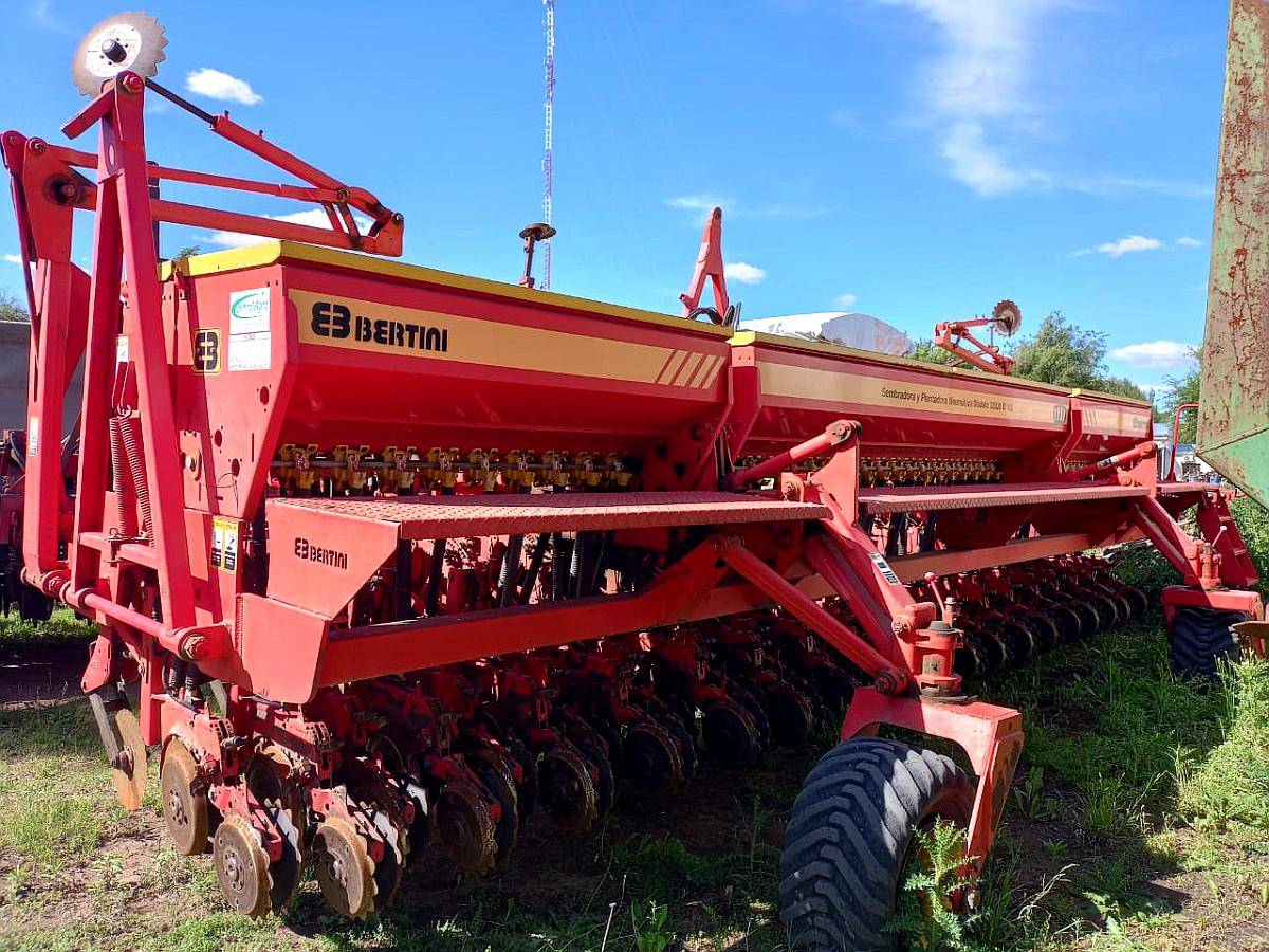 Sembradora Bertini 32.000 A:2012 de 36 a 21 Excelente