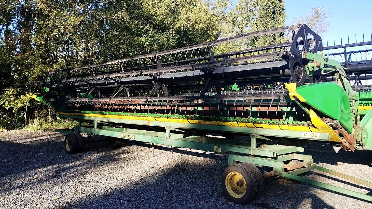 Plataforma John Deere 630f Reparada.