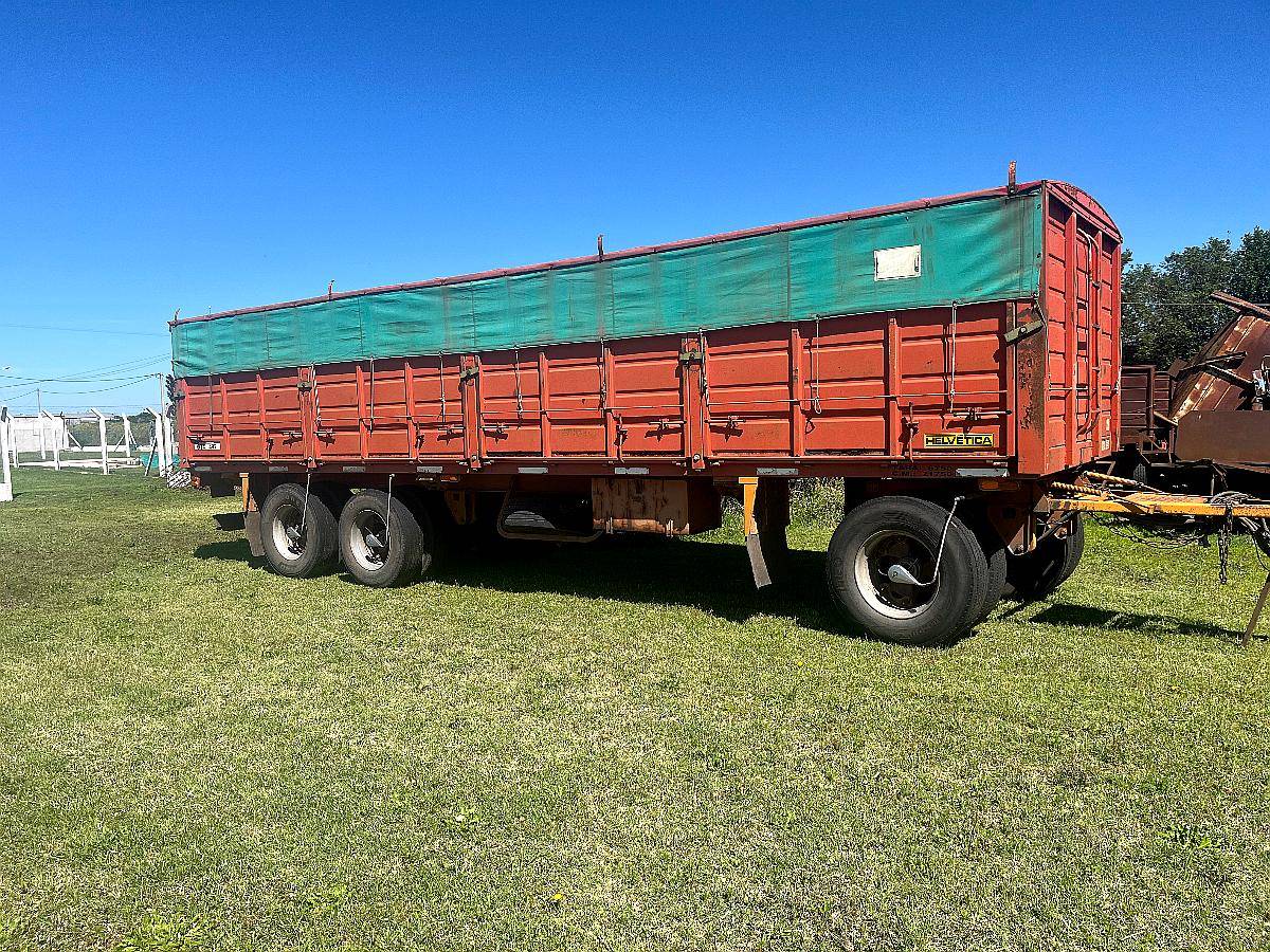 Se Vende Acoplado Helvetica