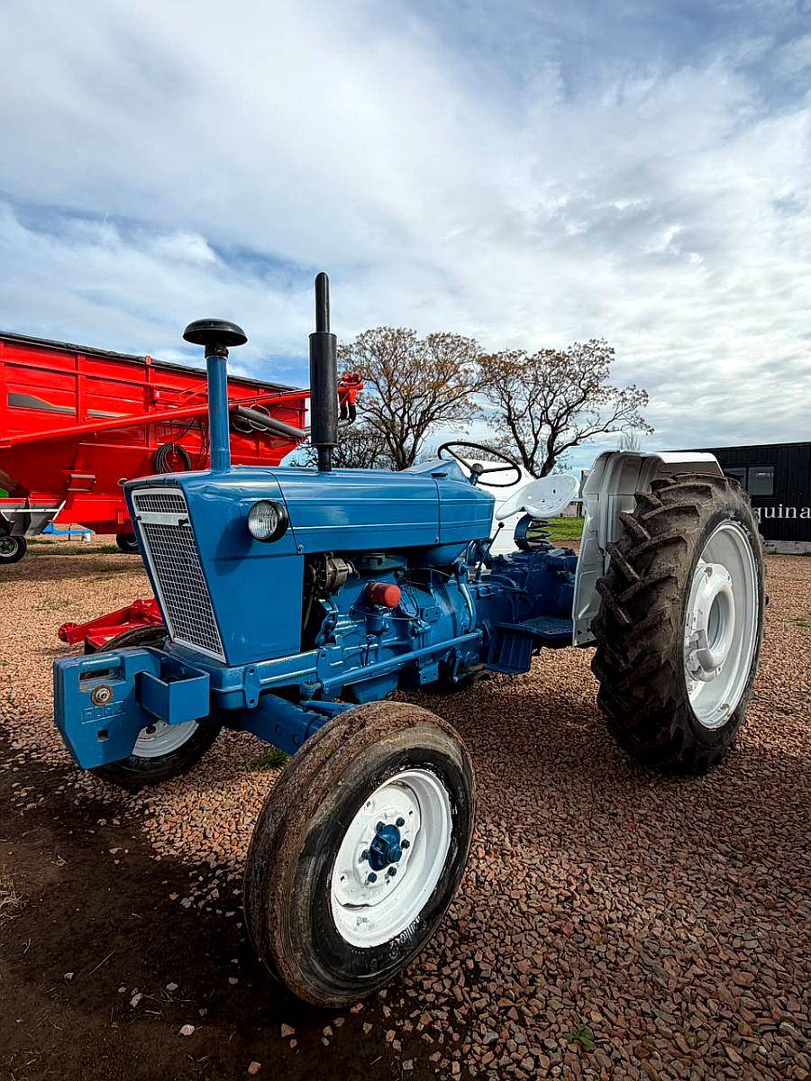 Ford 4600 1980 con 3 Puntos