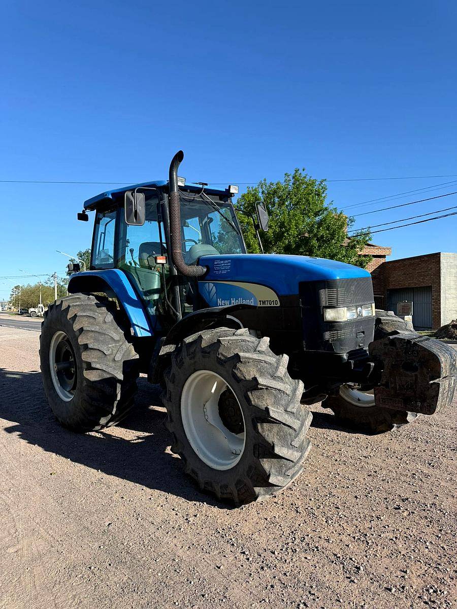 Tractor New Holland TM 7010
