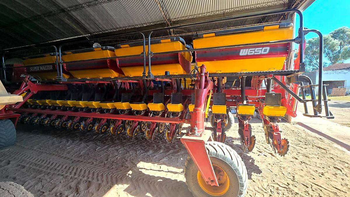 Sembradora Super Walter de 16 a 52,5 cm con Doble Fertiliza.