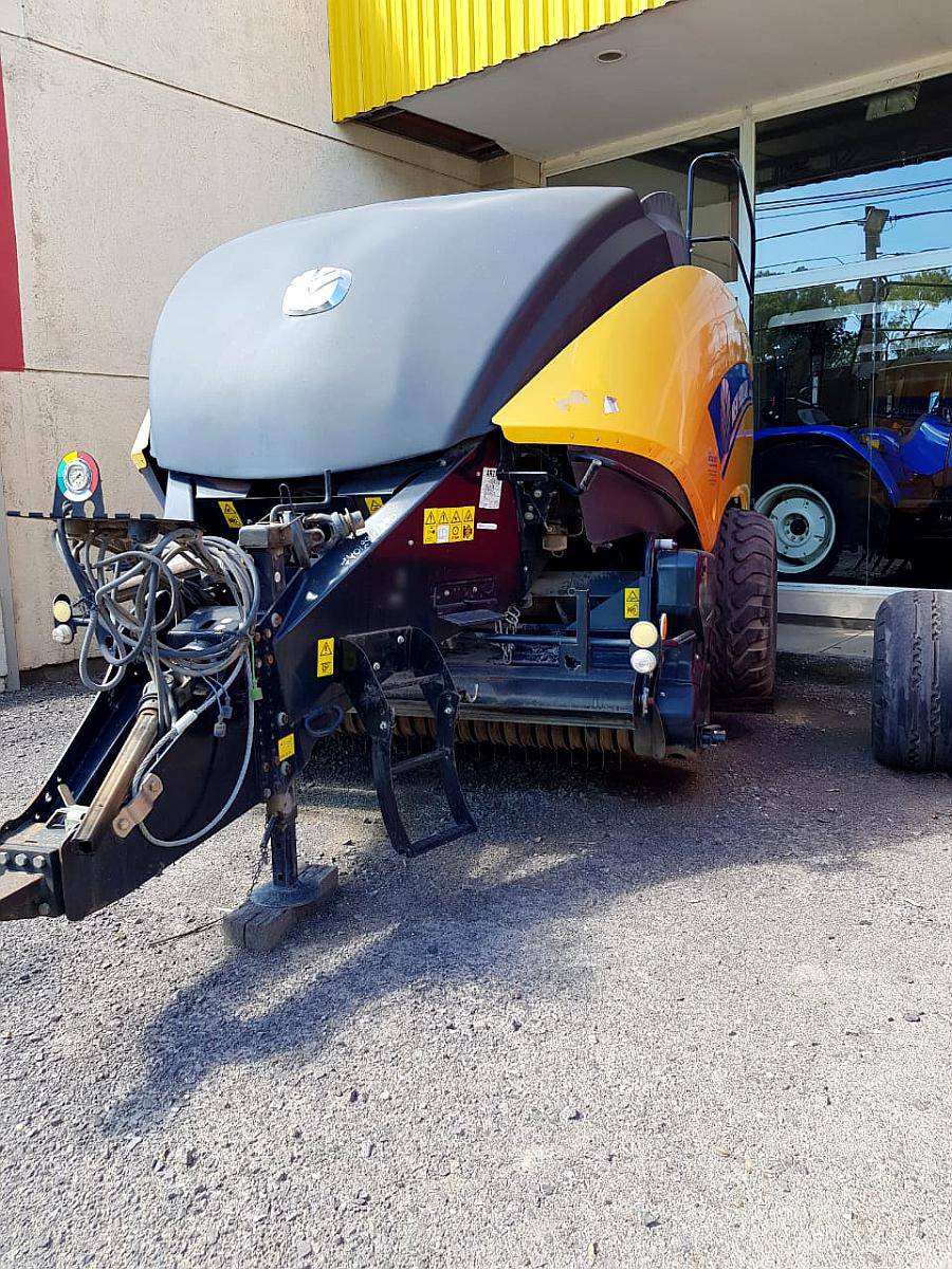Megaenfardadora New Holland BB 1270 - Excelente
