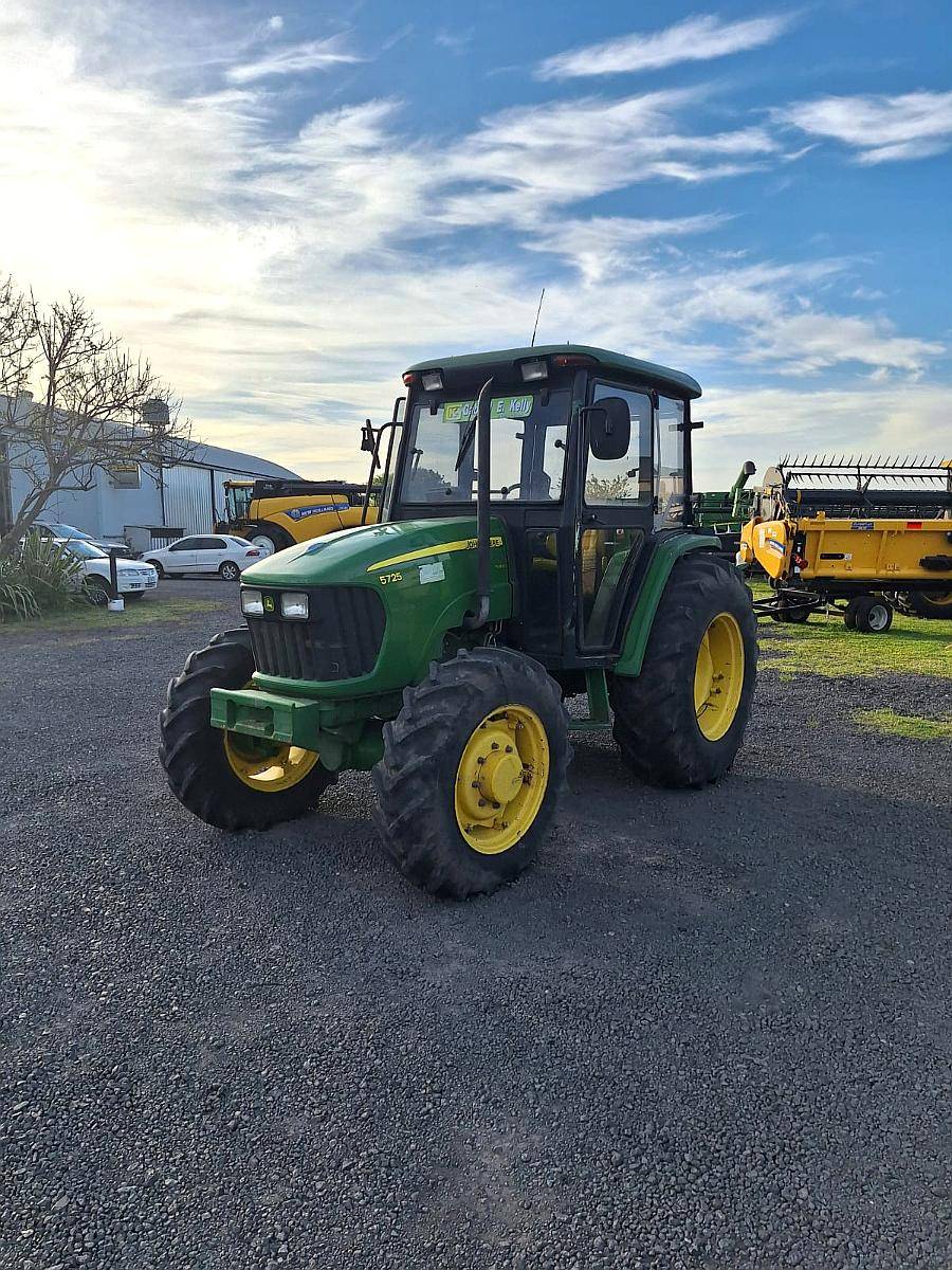 Tractor John Deere 5725