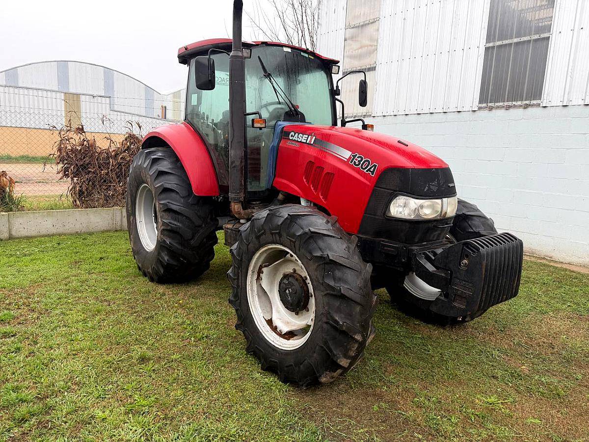 Tractor Case Farmall 130 a