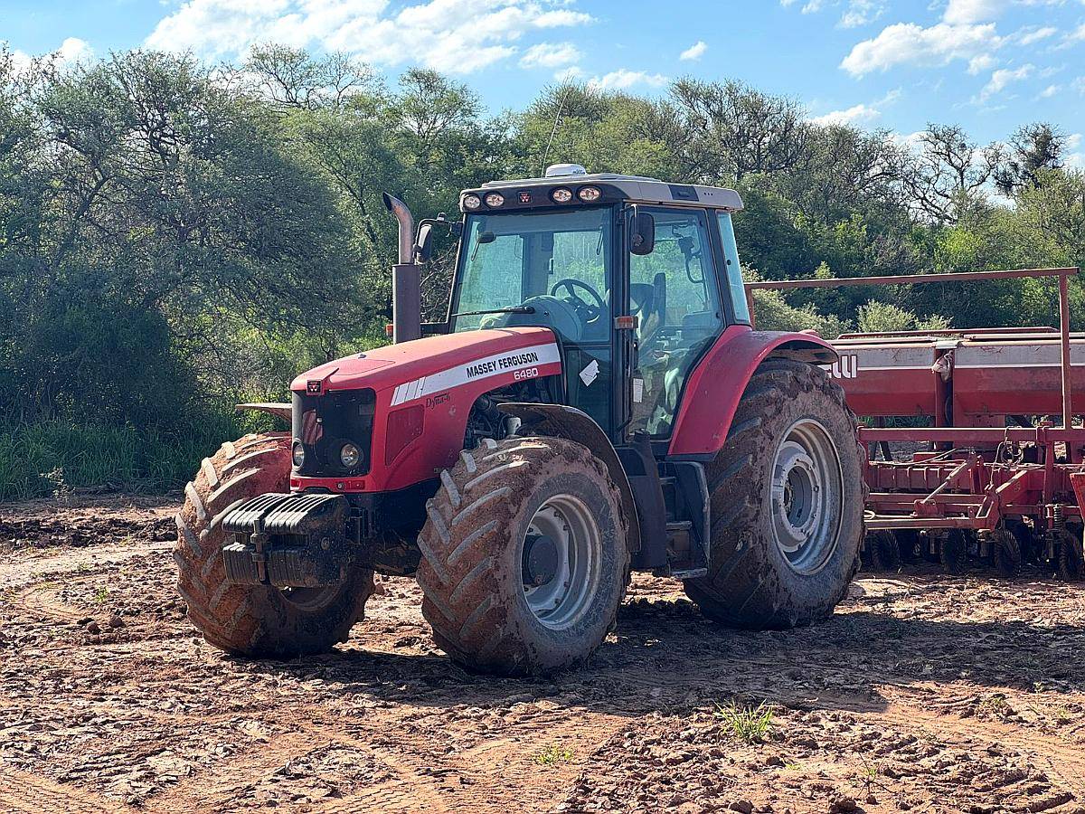 Tractor Massey 6480 año 2010