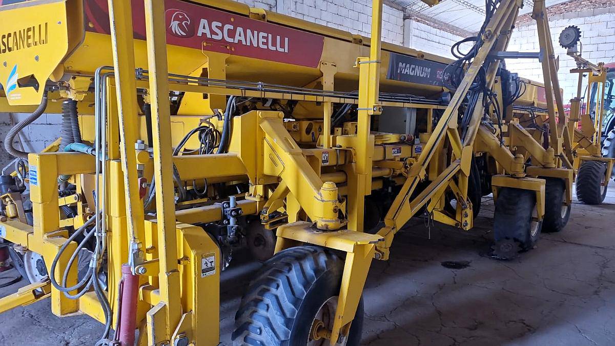 Ascanelli 20 a 52, Doble Fertilización Neumática.